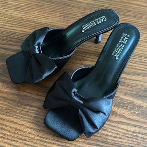 Cape Robbin Black Heels